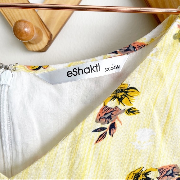 Eshakti Floral Print Pleat Waist Dress with Pockets - Picture 8 of 12